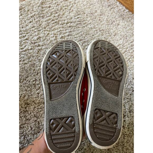 Converse unisex kids 2 red low tops - Picture 3 of 4